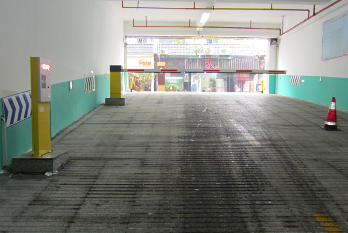 福建龍巖華美達(dá)龍舟酒店停車場(chǎng)系統(tǒng)